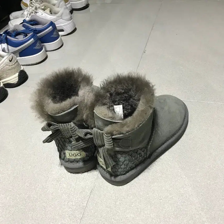 [BUNJANG] UGG Kids Boots 210mm / UGG 키즈 어그 부츠 210mm
