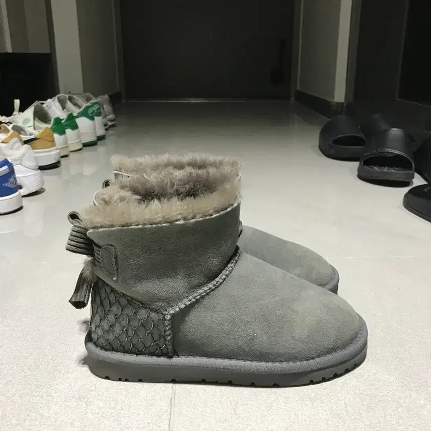 [BUNJANG] UGG Kids Boots 210mm / UGG 키즈 어그 부츠 210mm