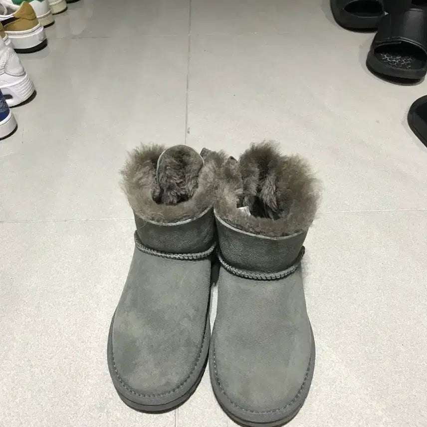 [BUNJANG] UGG Kids Boots 210mm / UGG 키즈 어그 부츠 210mm