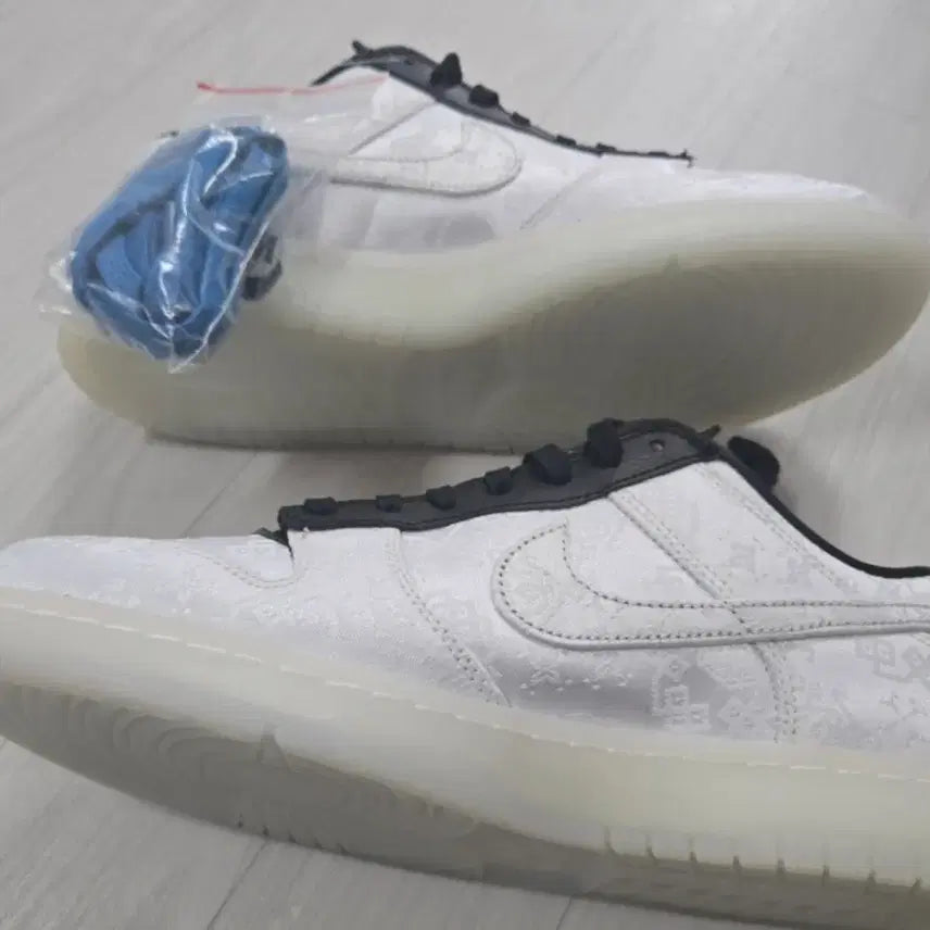 [SOLD OUT] 나이키 덩크 로우 x 클랏 x 프라그먼트 "화이트" 280사이즈