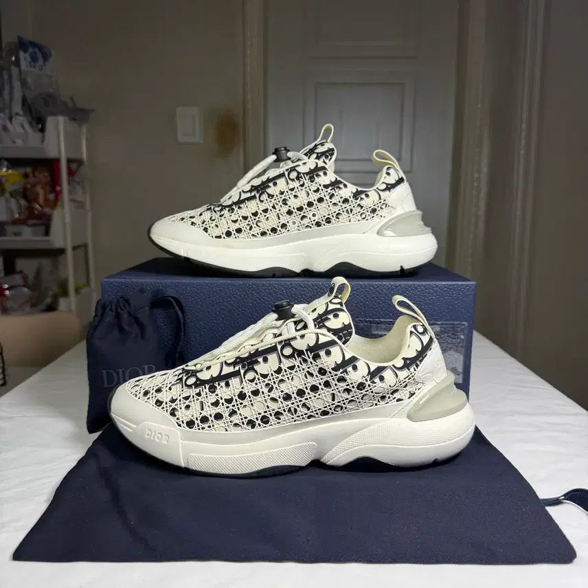 [BUNJANG] Dior B24 Oblique Cannage Motif White Sneakers / [40사이즈,20SS]디올 B24 오블리크 까나쥬 모티프 화이트 스니커즈