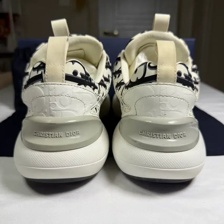 [BUNJANG] Dior B24 Oblique Cannage Motif White Sneakers / [40사이즈,20SS]디올 B24 오블리크 까나쥬 모티프 화이트 스니커즈