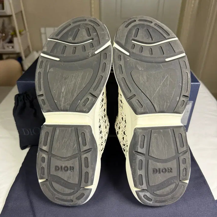 [BUNJANG] Dior B24 Oblique Cannage Motif White Sneakers / [40사이즈,20SS]디올 B24 오블리크 까나쥬 모티프 화이트 스니커즈