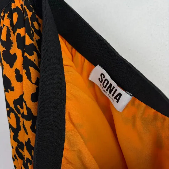 [SOLD OUT] 소니아리키엘 레오파드 밴딩 스커트