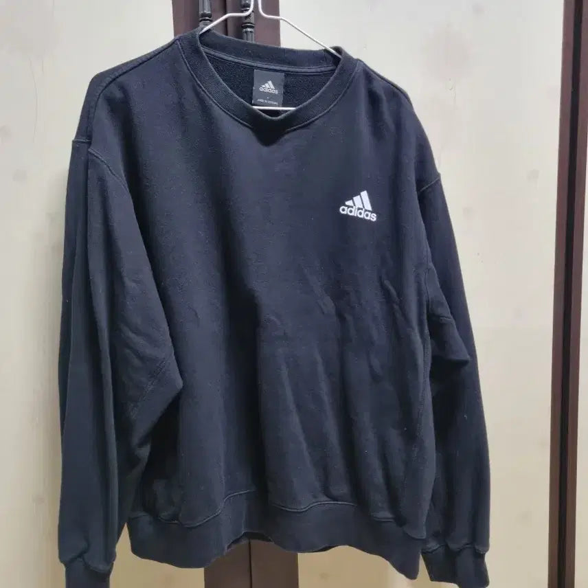 [BUNJANG] Adidas Black Sweatshirt / [L] 아디다스 블랙 검정 맨투맨 라지 105 삼선 스웻 마르지엘라 맛