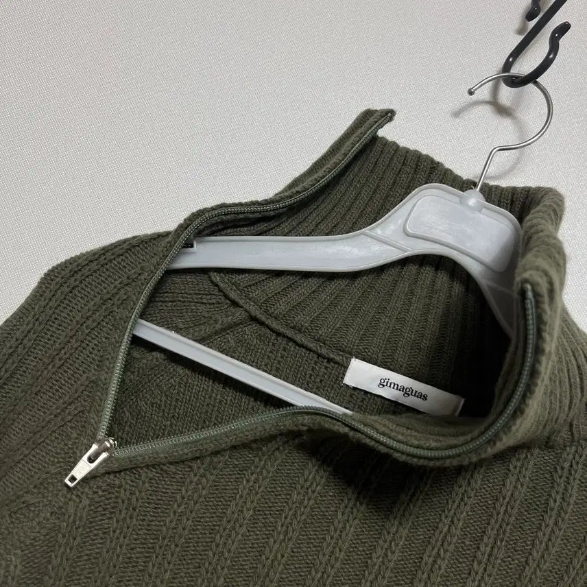 [BUNJANG] Gimaguas Ribbed Knit Sweater / 기마구아스 지퍼 디테일 골지 니트 S