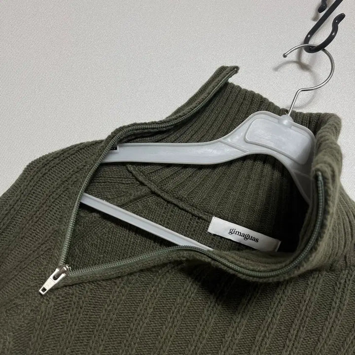 [BUNJANG] Gimaguas Ribbed Knit Sweater / 기마구아스 지퍼 디테일 골지 니트 S