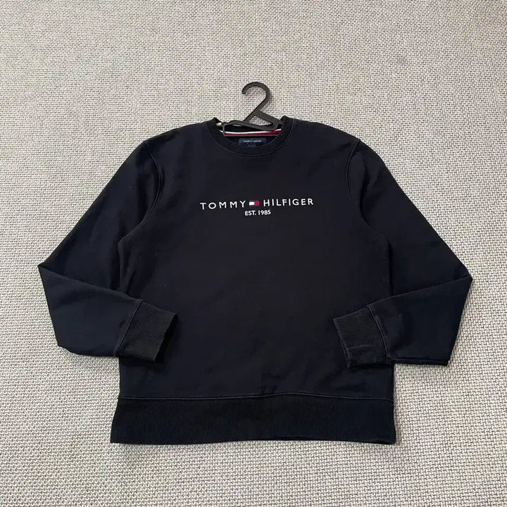 [BUNJANG] Tommy Hilfiger Round Neck Sweatshirt / L 타미힐피거 라운드 맨투맨 B.6969