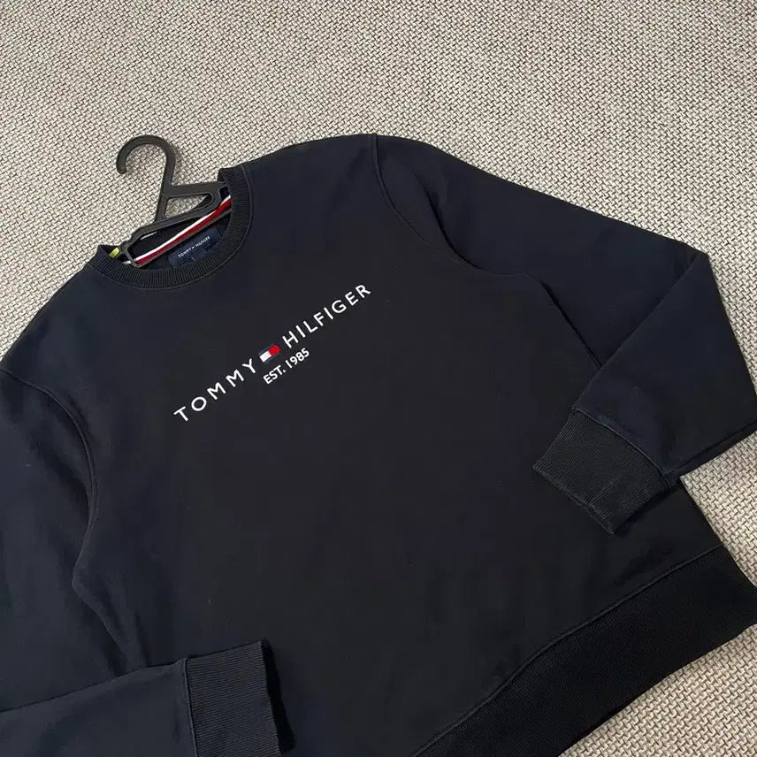 [BUNJANG] Tommy Hilfiger Round Neck Sweatshirt / L 타미힐피거 라운드 맨투맨 B.6969