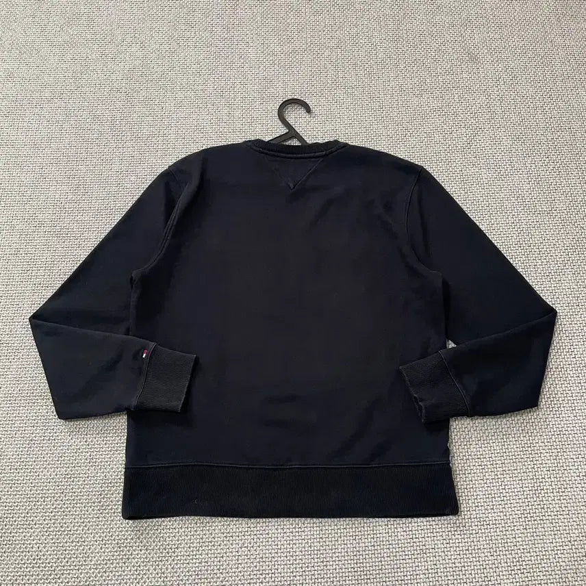 [BUNJANG] Tommy Hilfiger Round Neck Sweatshirt / L 타미힐피거 라운드 맨투맨 B.6969
