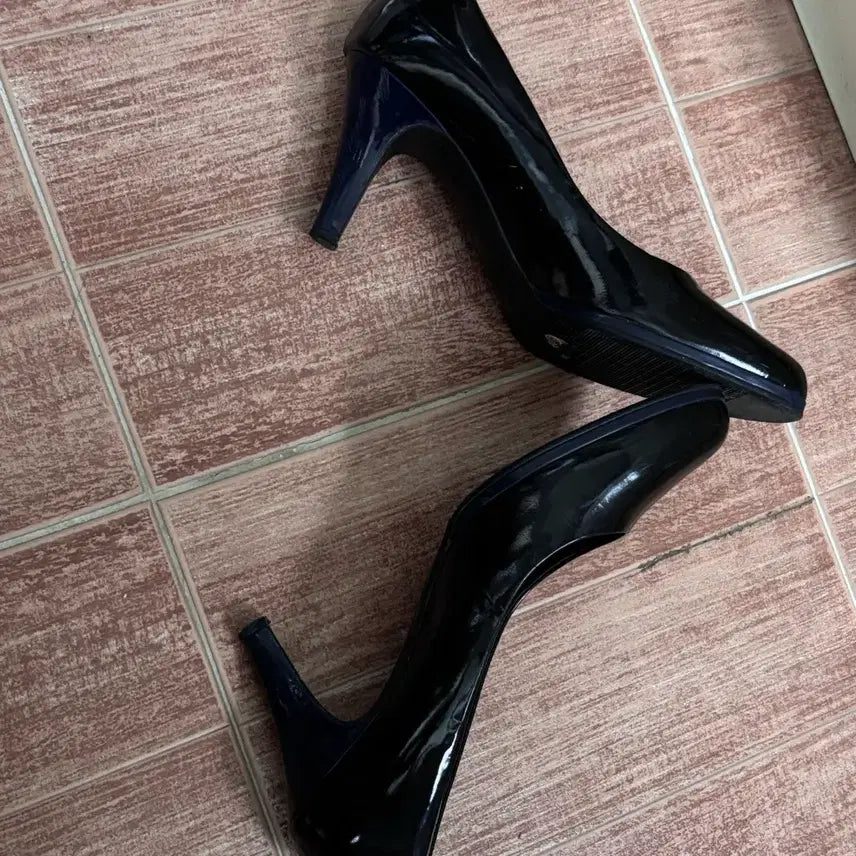 [BUNJANG] Ferragamo Black Enamel Women&