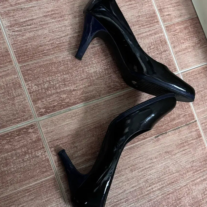 [BUNJANG] Ferragamo Black Enamel Women&