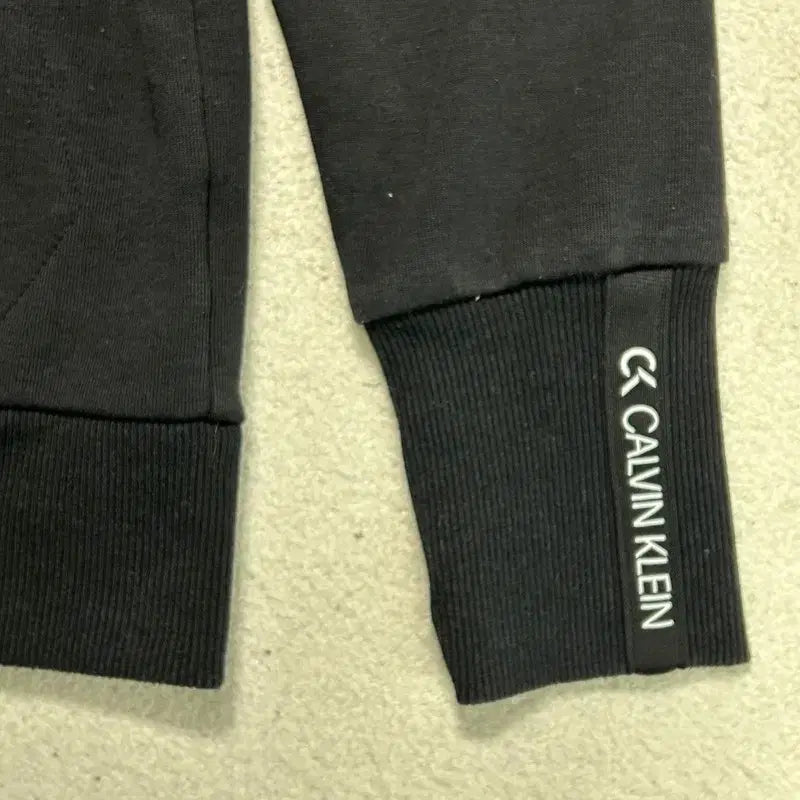 [BUNJANG] Calvin Klein Hooded Training Zip-up Jacket S / 캘빈클라인 후드 트레이닝 집업 S
