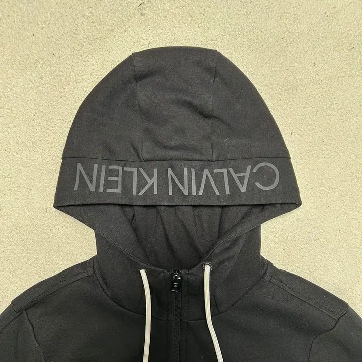 [BUNJANG] Calvin Klein Hooded Training Zip-up Jacket S / 캘빈클라인 후드 트레이닝 집업 S