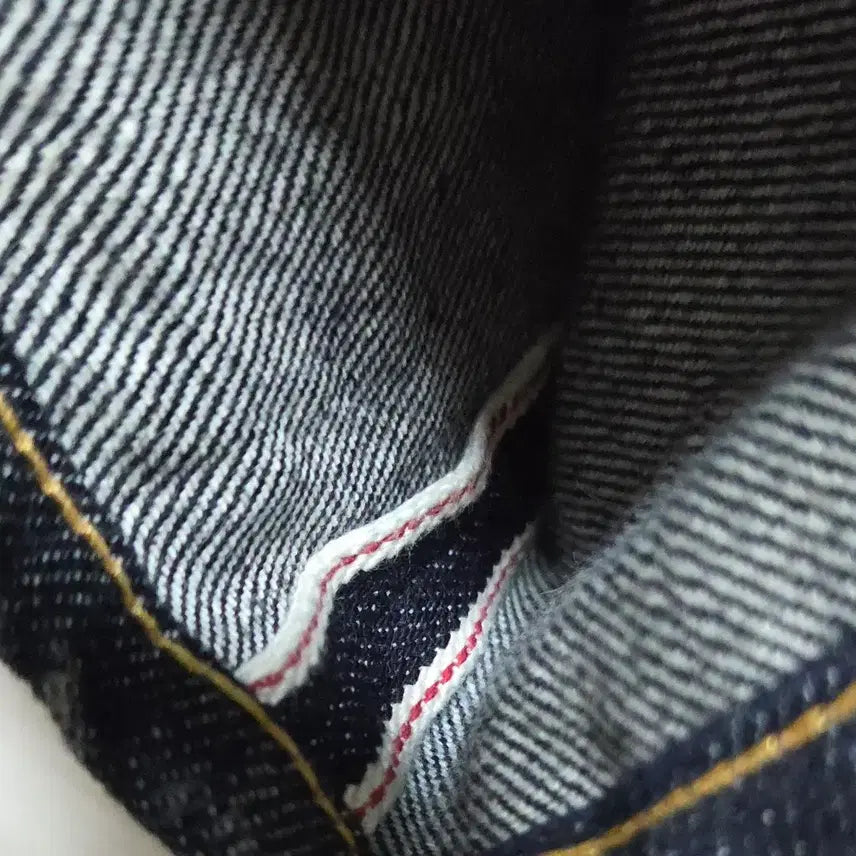 [BUNJANG] Hatchki Loose Tapered Selvedge Denim Pants / (착샷) 하츠키 루즈 테이퍼드 셀비지 데님 팬츠