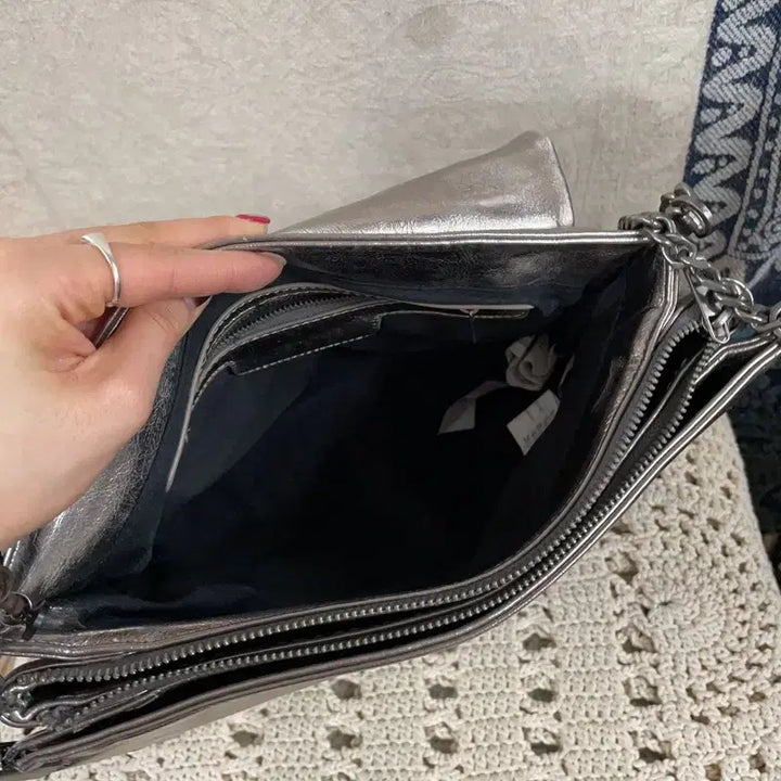 [BUNJANG] ZARA Silver Chain Shoulder Bag / [F] 자라 ZARA 락 플랩 실버 체인 숄더백 가방