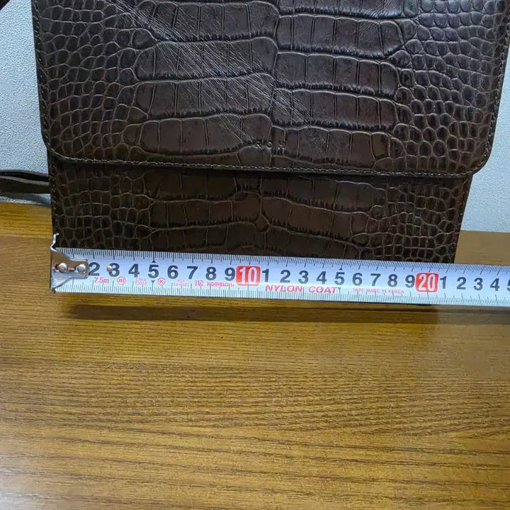 [BUNJANG] LoSeoul Crocodile Pattern Brown Leather Crossbody Bag / 로서울 악어패턴 브라운 가죽 크로스백