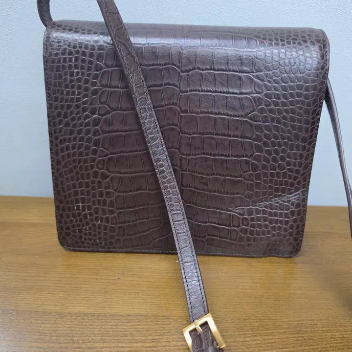 [BUNJANG] LoSeoul Crocodile Pattern Brown Leather Crossbody Bag / 로서울 악어패턴 브라운 가죽 크로스백