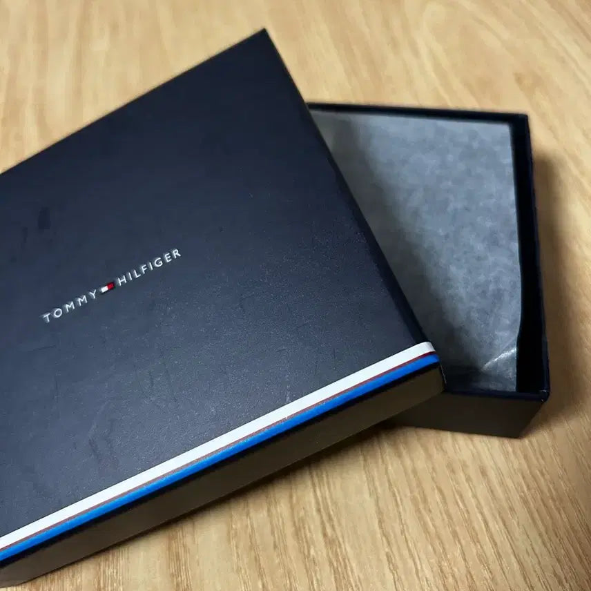 [BUNJANG] Tommy Hilfiger Bifold Wallet / (새 상품) 타미힐피거 반지갑