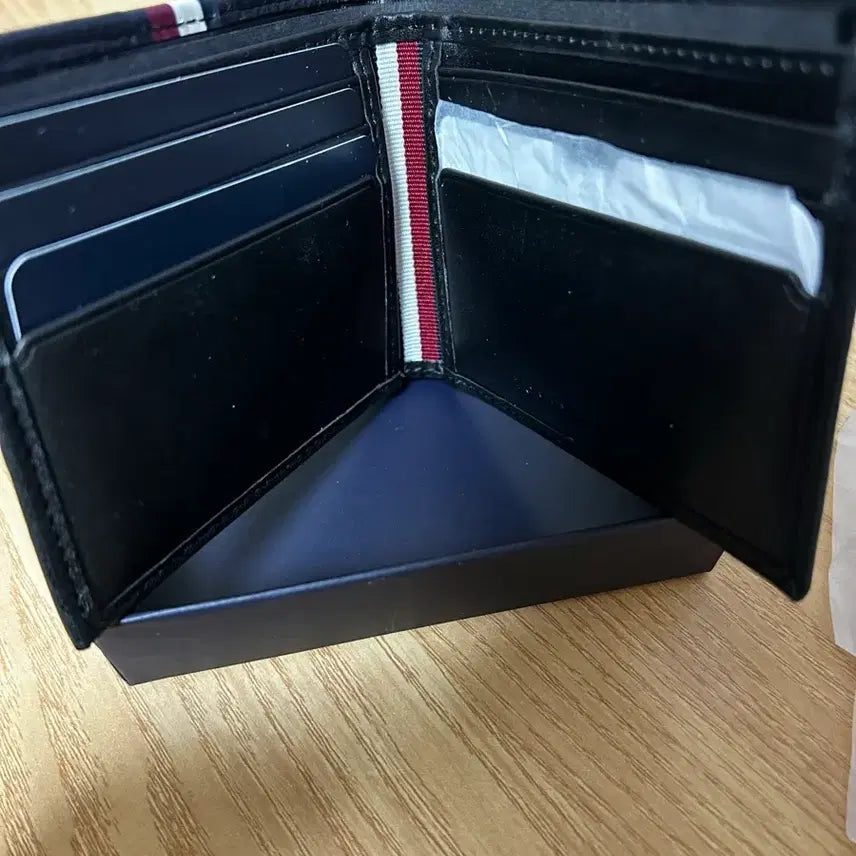 [BUNJANG] Tommy Hilfiger Bifold Wallet / (새 상품) 타미힐피거 반지갑