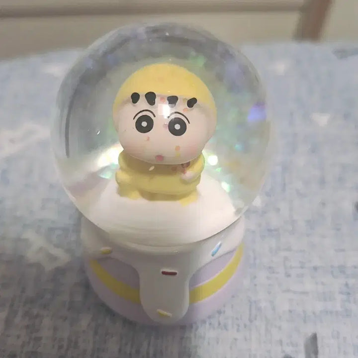 [BUNJANG] Crayon Shin-chan Snow Globe Mood Lamp / 짱구 스노우볼 레인 워터볼 무드등