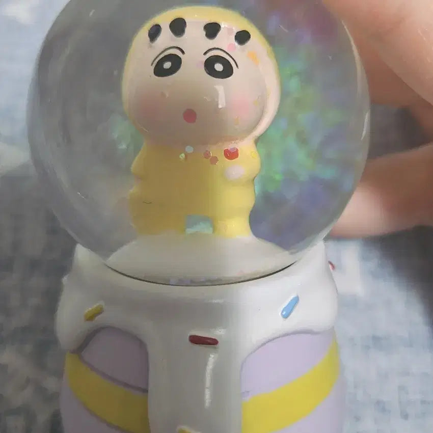 [BUNJANG] Crayon Shin-chan Snow Globe Mood Lamp / 짱구 스노우볼 레인 워터볼 무드등