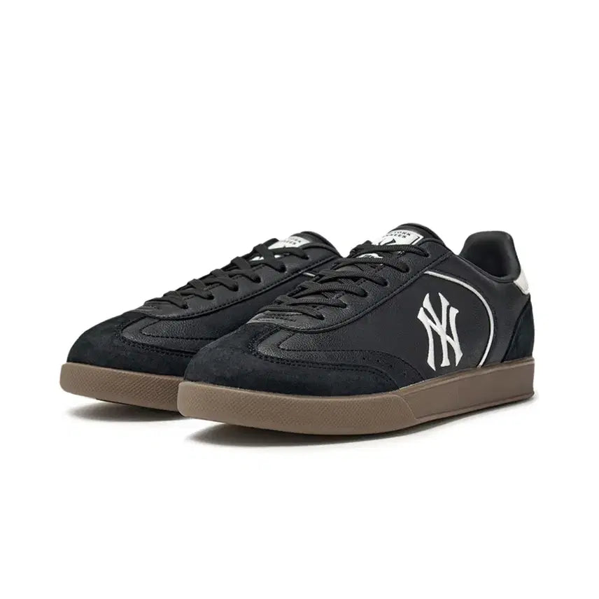 [BUNJANG] MLB Karina &amp; TWS Pick New York Yankees Shoes / MLB [카리나&amp;TWS PICK]클러비 뉴욕양키스 슈즈 230