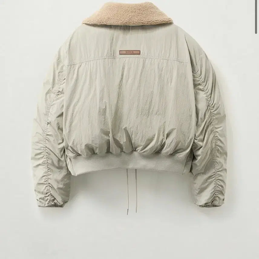 [BUNJANG] Satur Wide Collar Crop Padded Jacket / Satur 와이드 칼라 크롭 패딩 자켓 카키