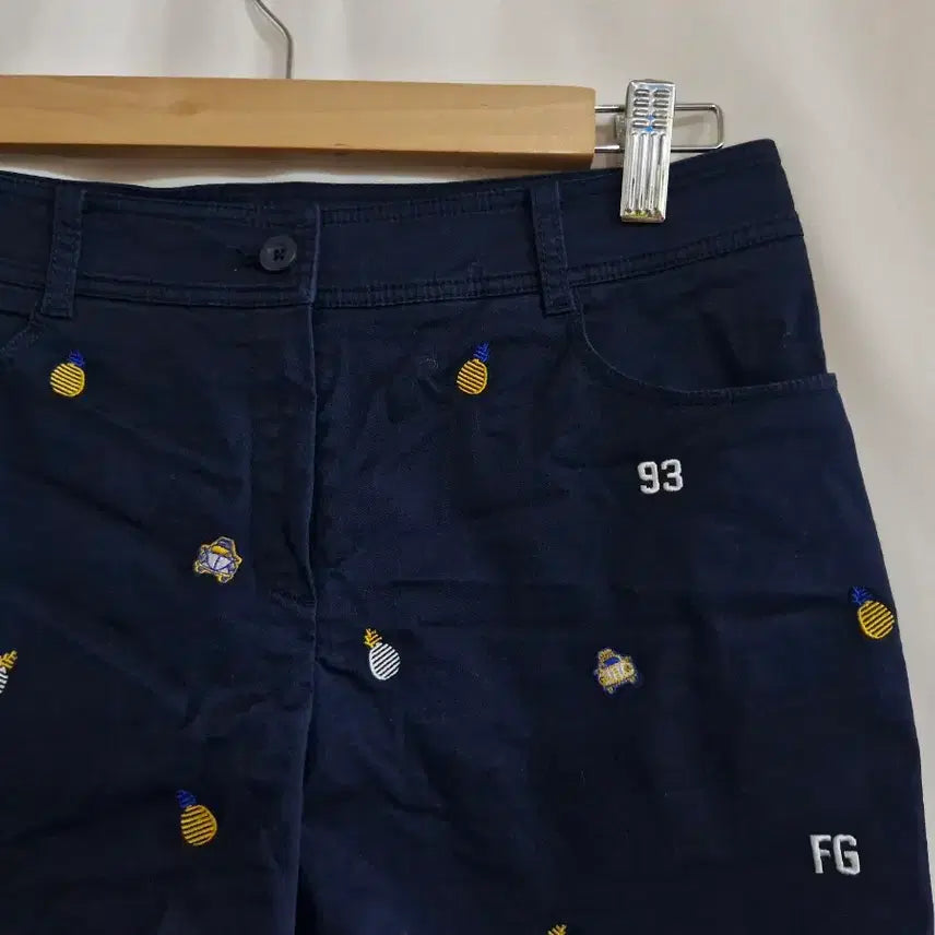 [BUNJANG] Phantom Navy Embroidered Shorts / 팬텀 네이비 자수 반바지