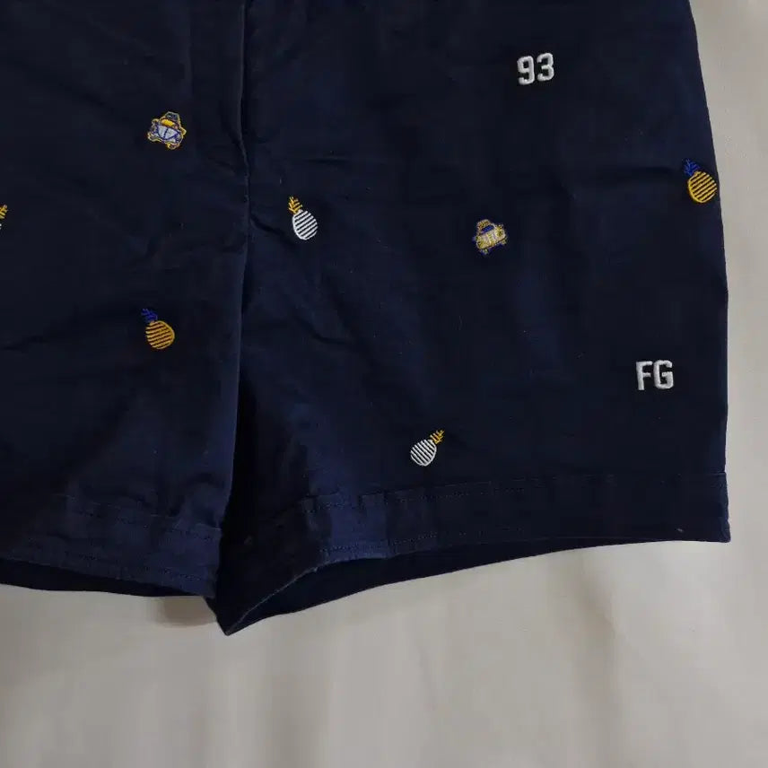 [BUNJANG] Phantom Navy Embroidered Shorts / 팬텀 네이비 자수 반바지