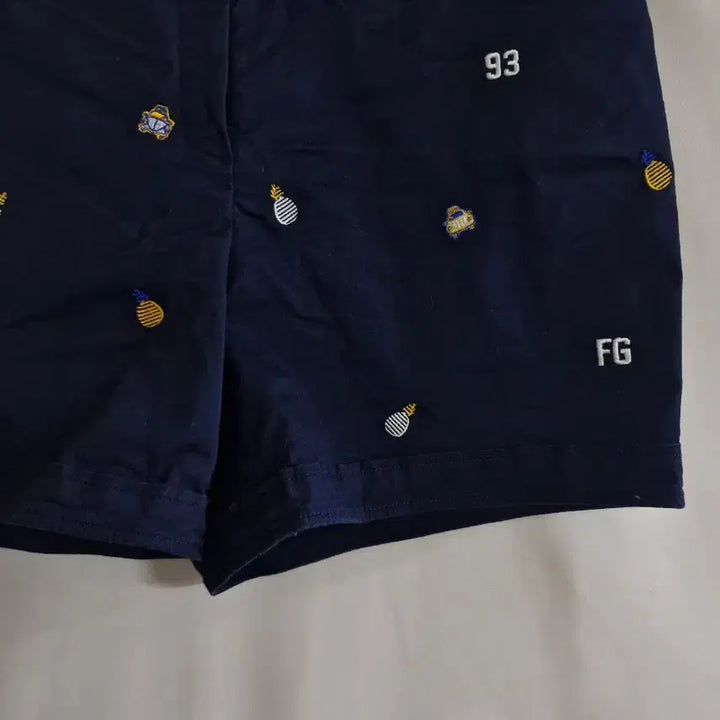 [BUNJANG] Phantom Navy Embroidered Shorts / 팬텀 네이비 자수 반바지