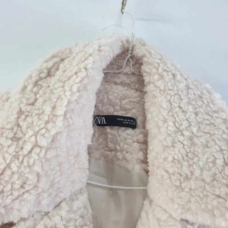 [SOLD OUT] 자라 여성M 화이트 덤블 양털 자켓 M1756