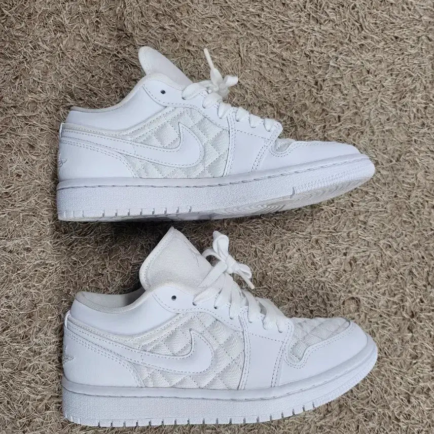 [BUNJANG] Nike Air Jordan 1 Low Quilted Triple White Sneakers / 나이키 조던1 로우 퀄티드 트리플 스니커즈