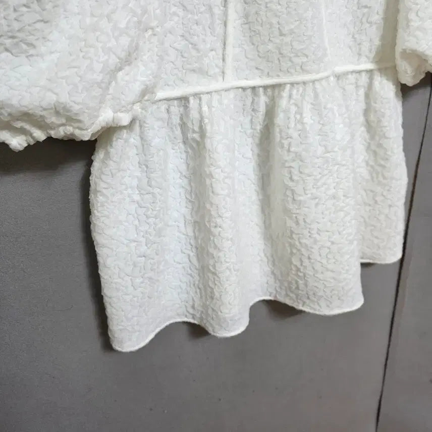 [BUNJANG] Voca Vaca White Blouse M / 보카바카 신축성있는 화이트 블라우스 M  n3150