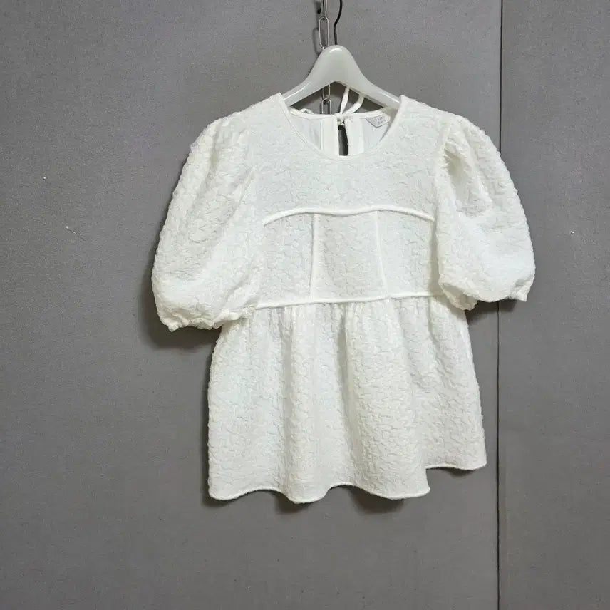 [BUNJANG] Voca Vaca White Blouse M / 보카바카 신축성있는 화이트 블라우스 M  n3150