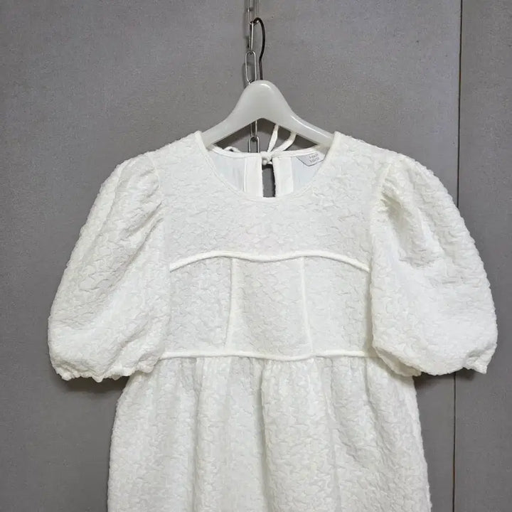 [BUNJANG] Voca Vaca White Blouse M / 보카바카 신축성있는 화이트 블라우스 M  n3150