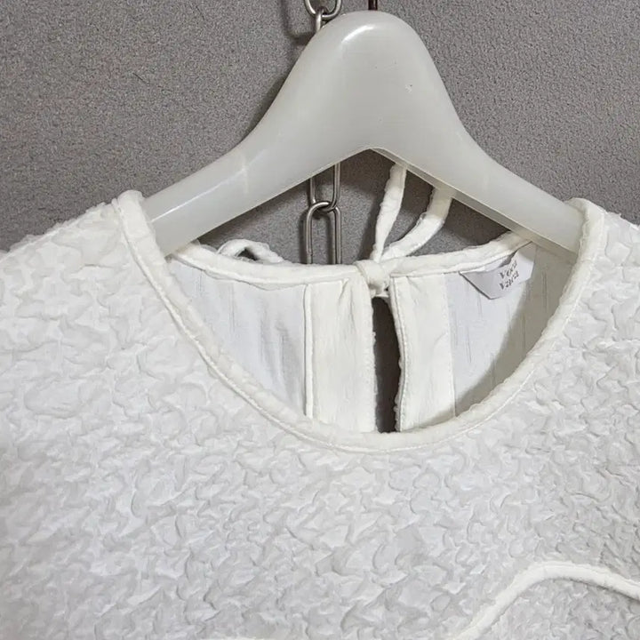 [BUNJANG] Voca Vaca White Blouse M / 보카바카 신축성있는 화이트 블라우스 M  n3150