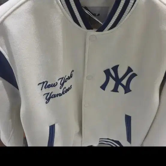 [SOLD OUT] MLB 시그니처 바시티자켓 품절상품 신상품 새상품 저렴히판매해요