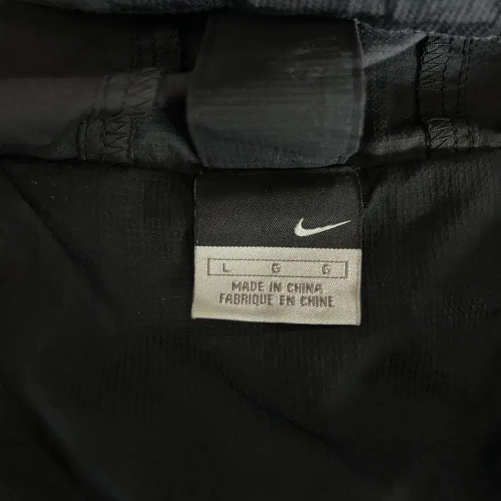 [BUNJANG] Nike Black Hooded Windbreaker Jacket - Size L / 나이키 블랙 후드 바람막이 자켓 L