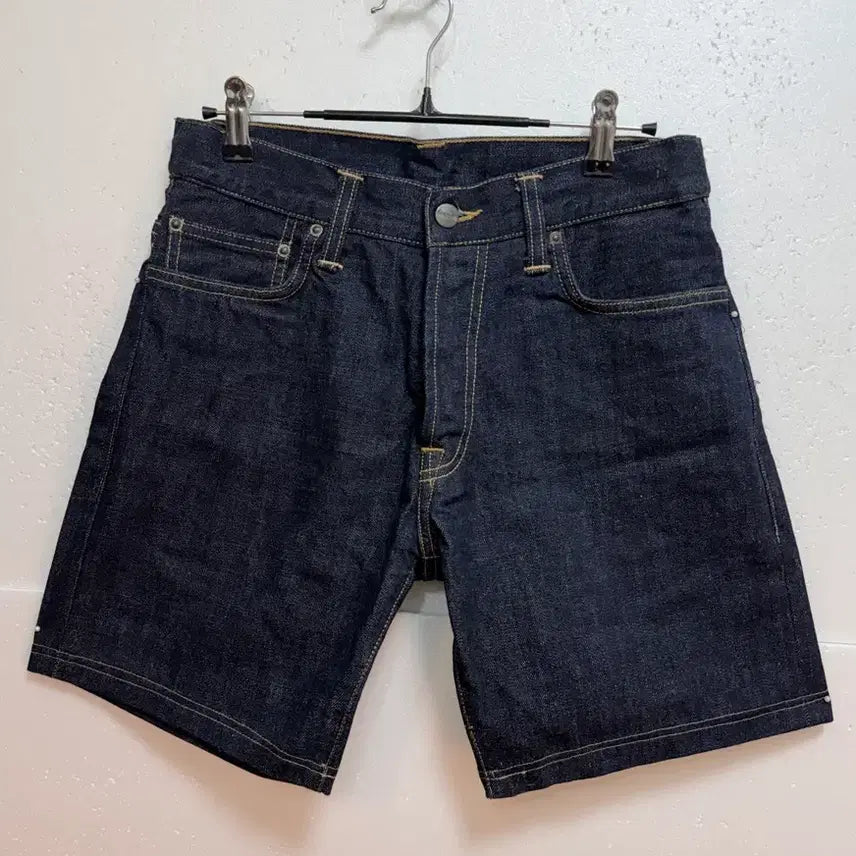 [SOLD OUT] 칼하트 WIP 데님 반바지 30 인치 생지 청반바지 남성 쇼츠