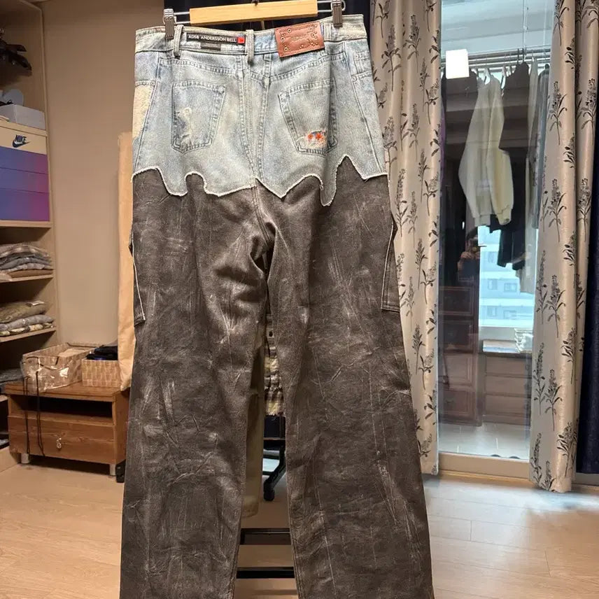 [BUNJANG] Andersson Bell Cargo Pants / 앤더슨벨 포데님 &amp; 스크레치 레더 프린트 카고 팬츠 32