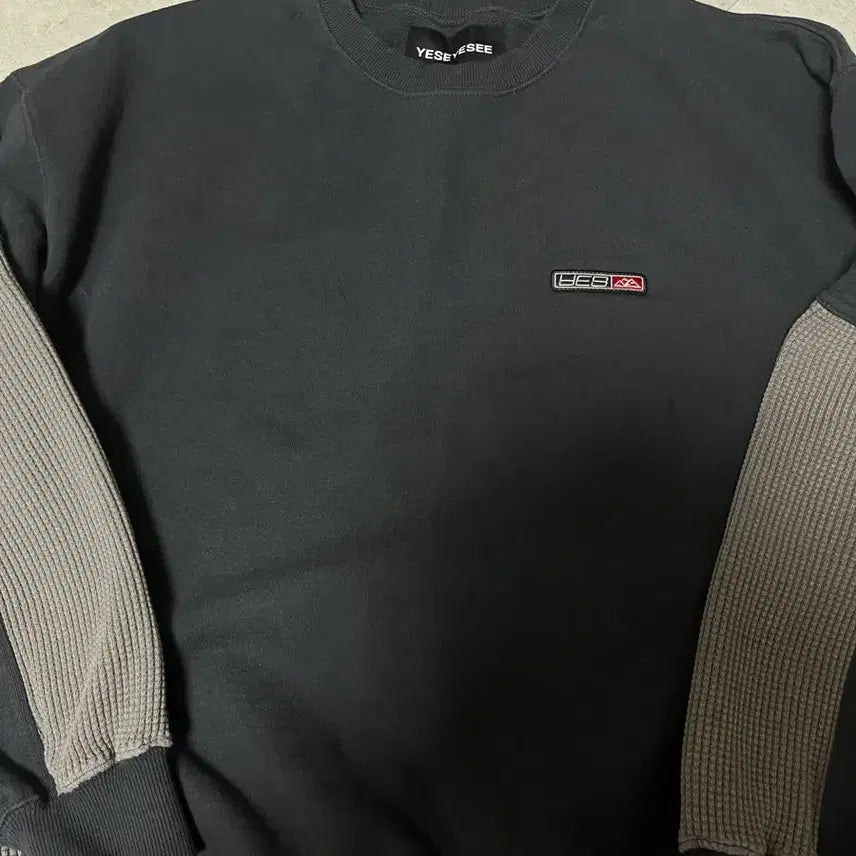 [BUNJANG] YesEyeSee Charcoal Sweatshirt / 예스아이씨 맨투맨 차콜