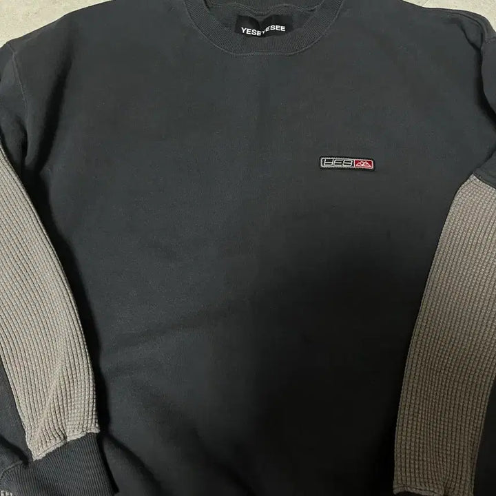 [BUNJANG] YesEyeSee Charcoal Sweatshirt / 예스아이씨 맨투맨 차콜