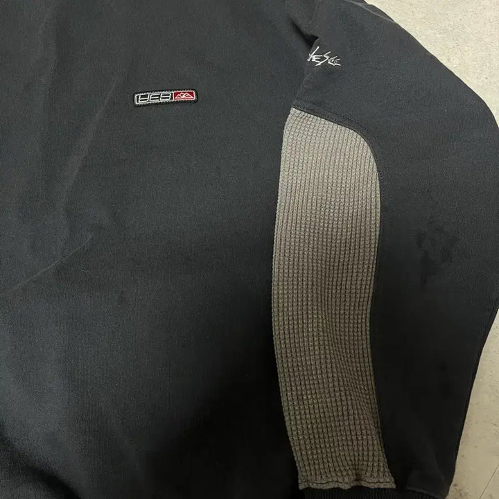[BUNJANG] YesEyeSee Charcoal Sweatshirt / 예스아이씨 맨투맨 차콜