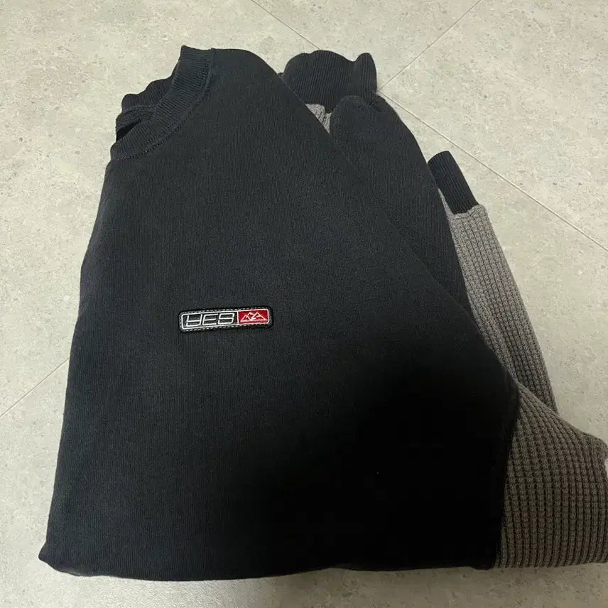 [BUNJANG] YesEyeSee Charcoal Sweatshirt / 예스아이씨 맨투맨 차콜
