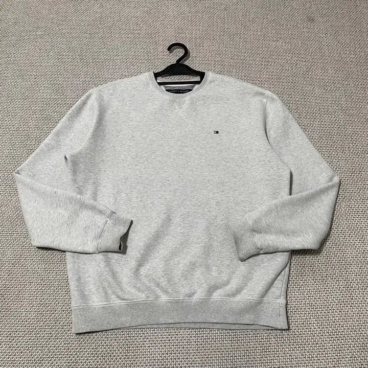 [BUNJANG] Tommy Hilfiger Fleece Lined Crewneck Sweatshirt / L 타미힐피거 기모 라운드 맨투맨 B.6748