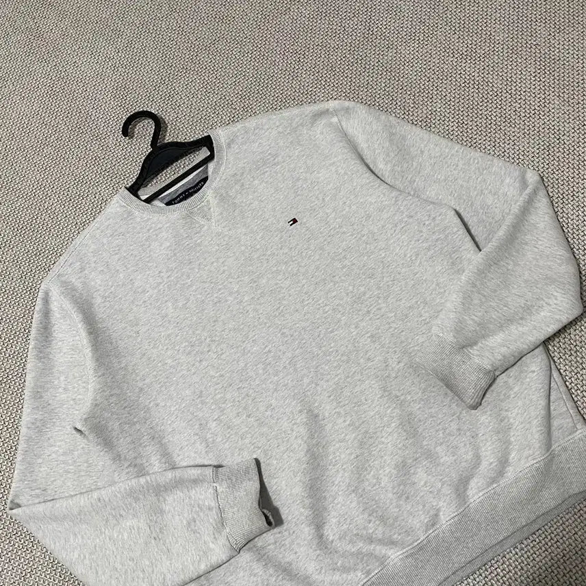 [BUNJANG] Tommy Hilfiger Fleece Lined Crewneck Sweatshirt / L 타미힐피거 기모 라운드 맨투맨 B.6748