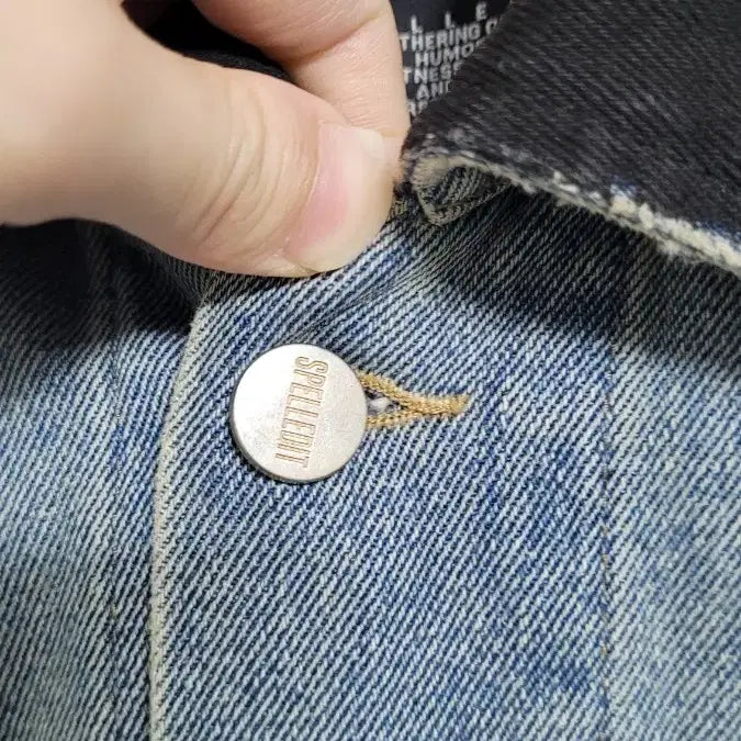 [BUNJANG] Spell Edit Cropped Denim Jacket / [F]스펠에디트 프리사이즈 블랙카라디테일 크롭오버핏 청자켓 F