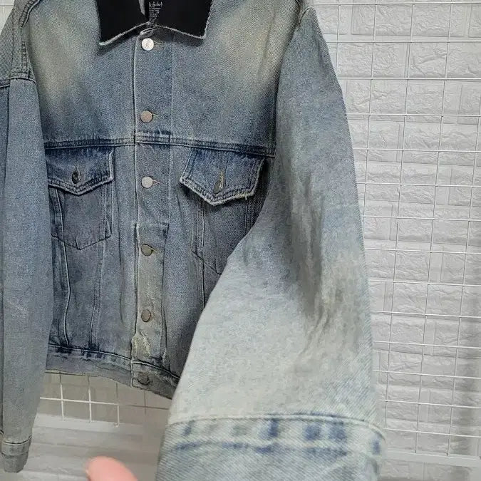 [BUNJANG] Spell Edit Cropped Denim Jacket / [F]스펠에디트 프리사이즈 블랙카라디테일 크롭오버핏 청자켓 F