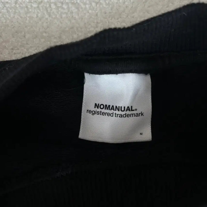[BUNJANG] NoManual Black Fleece Sweatshirt (Size M) / 노메뉴얼 블랙 기모 맨투맨 티셔츠 m